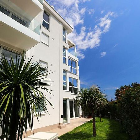Stylish Apartment 100 M From The Beach Опатия Экстерьер фото